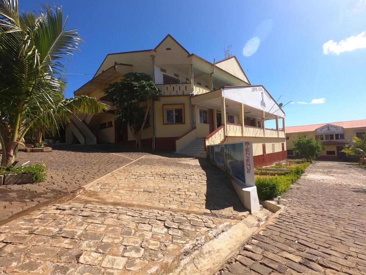 Centre Lucien Botovasoa Acomodação com café da manhã Antsiranana Exterior foto
