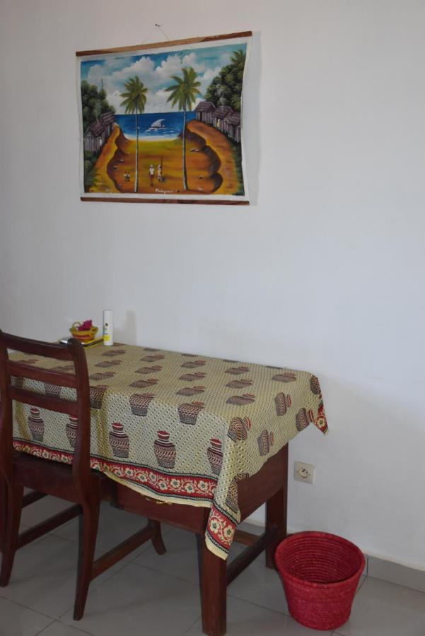 Centre Lucien Botovasoa Acomodação com café da manhã Antsiranana Exterior foto